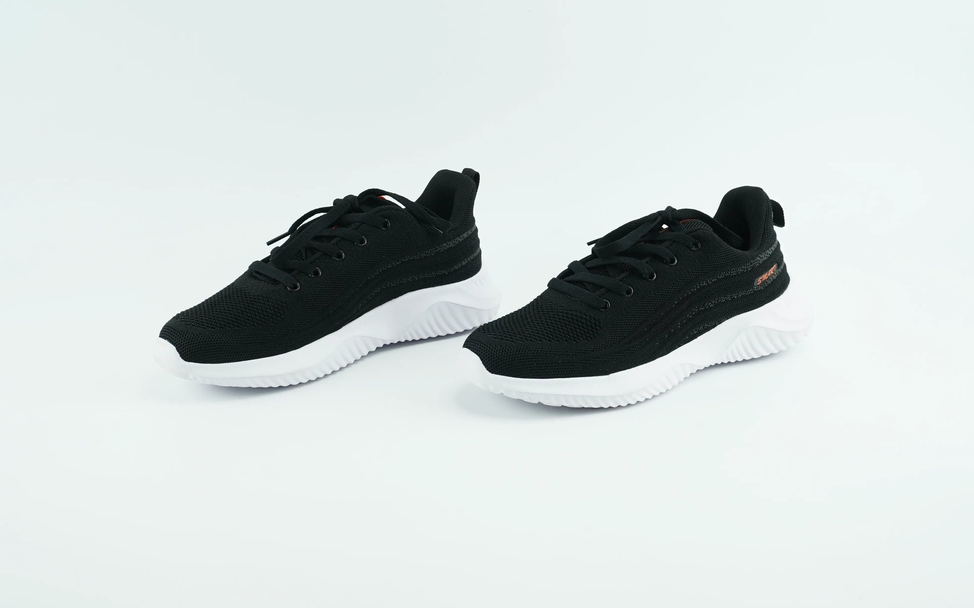 Active runner shoes for men in black