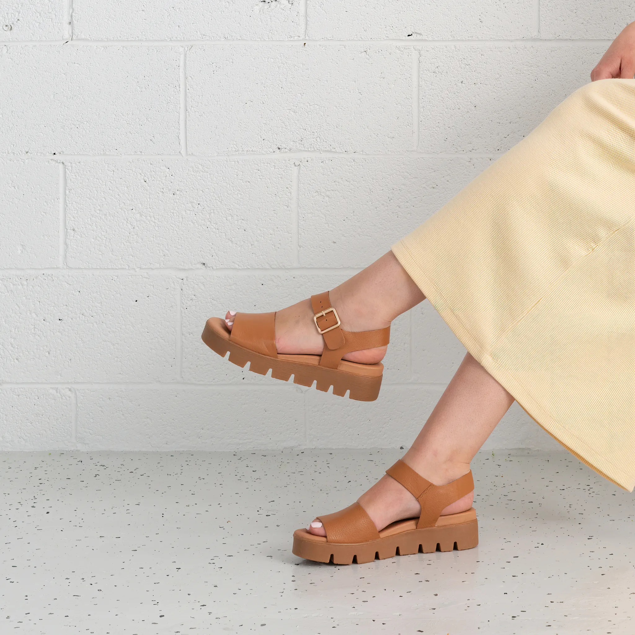 Babels Dark Tan Leather Sandals