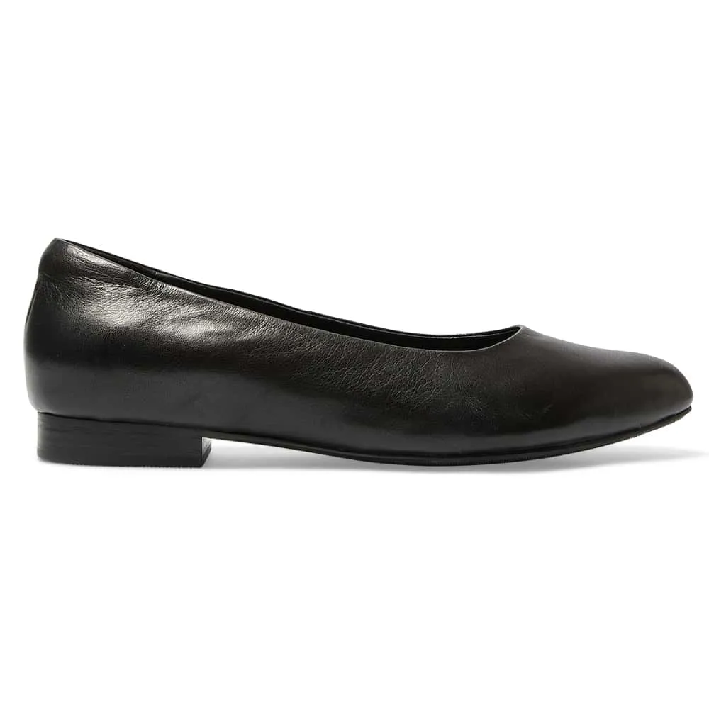 Dame Flat in Black Leather