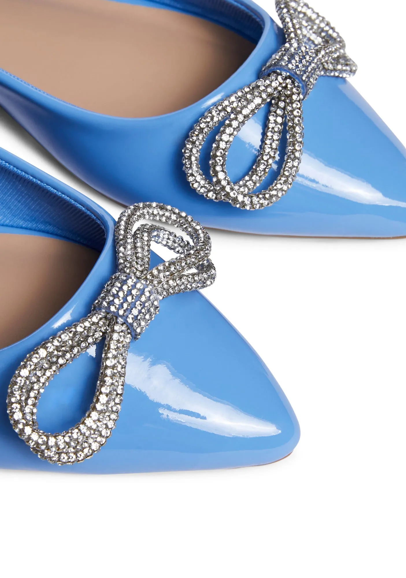 Demure Rendezvous Pointed Flats - Blue