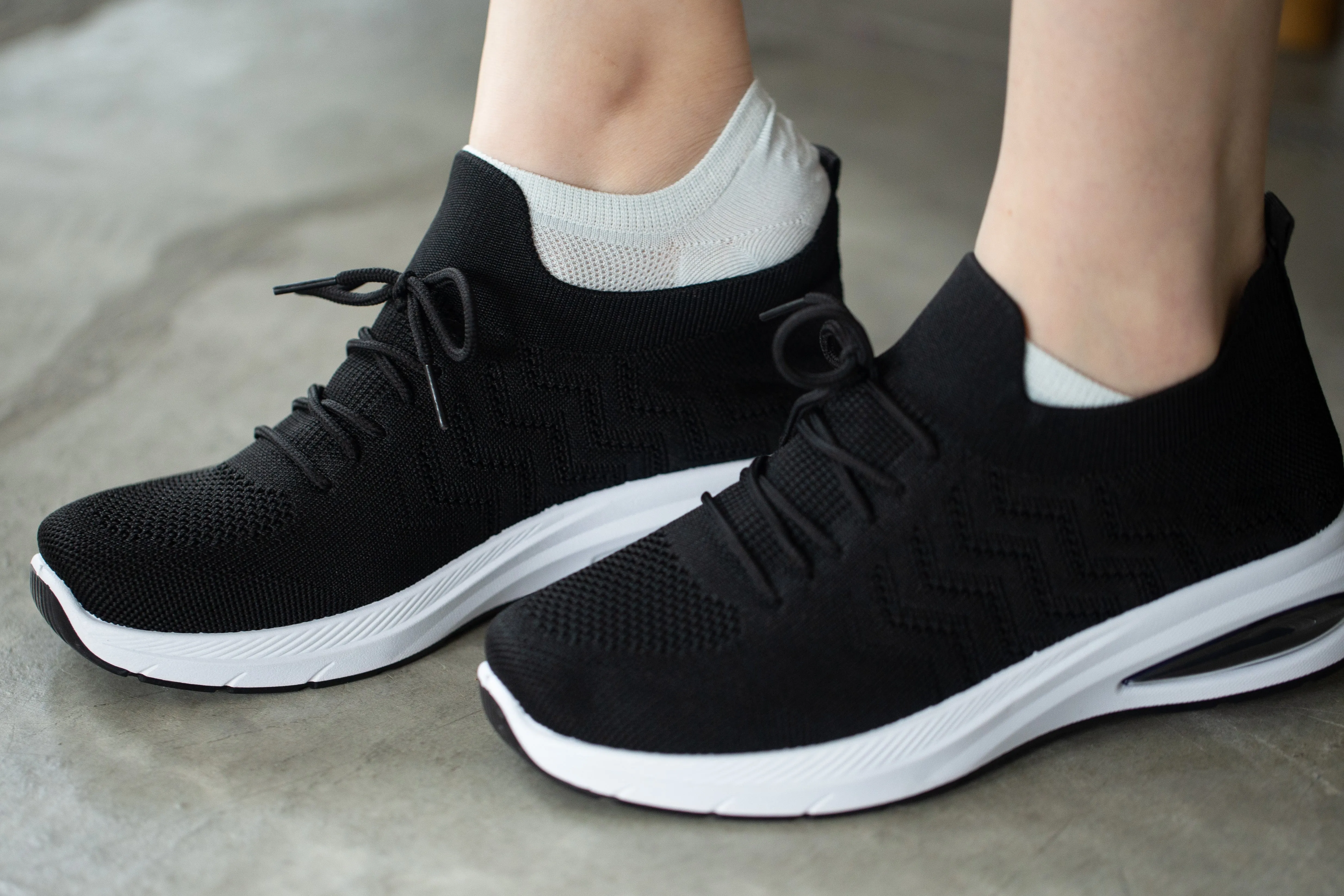 Mesh Thin Sneaker Socks with Non-slip Heel